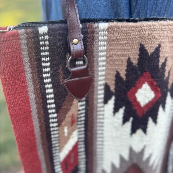 Southwestern Wool Hand Bag - Picture 3 of 5